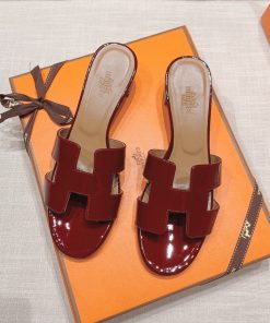 Hermes Oasis Slides Women Patent Leather In Red