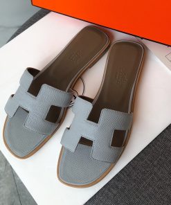 Hermes Oran Slides Women Grain Calfskin In Grey