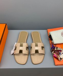 Hermes Oran Slides Women Crocodile Leather In Khaki